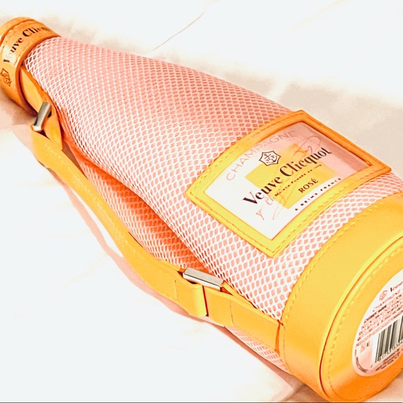 Veuve Clicquat Other - ⭐️LIMITED EDITION COLLECTABLE⭐️VEUVE CHAMPAGNE THERMAL ZIPPER BOTTLE JACKET+GIFT